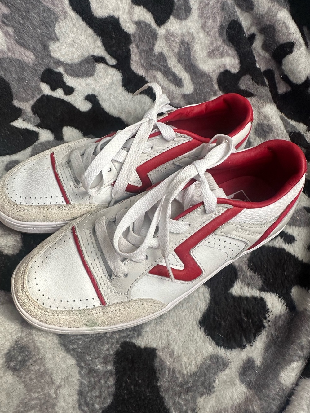 Vans- Red & White Size 6M/7.5W